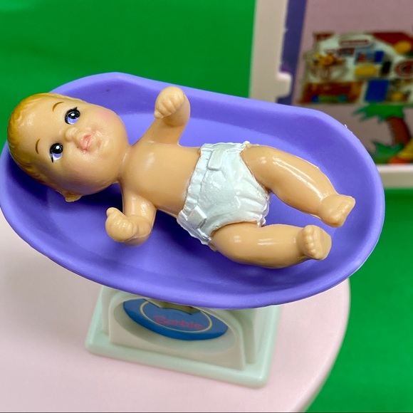 ‘94 Barbie Baby Care Center So Much to Do play set - Picture 16 of 16